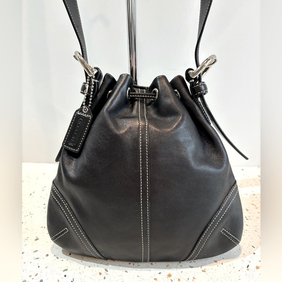 Coach Metro Small Leather Bucket Shoulder or Crossbody Handbag - Picture 9 of 14